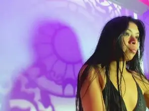 Chloe_Martini  live sex cam