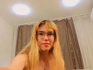 ElishaKebort  live sex cam