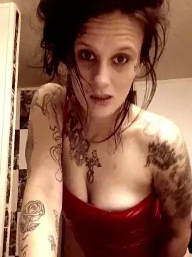 ItslideNslip  live sex cam