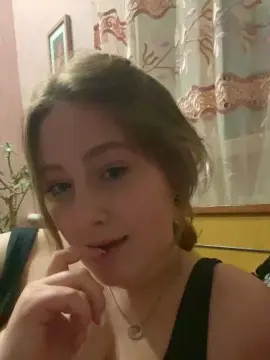 Lovelygirl228  live sex cam