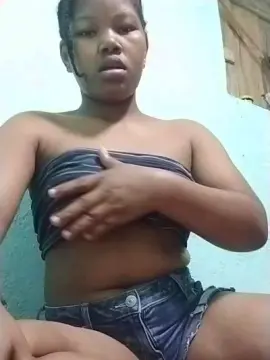 Marianiea  live sex cam
