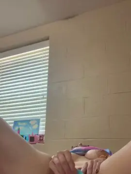 StrawberryBunni  live sex cam