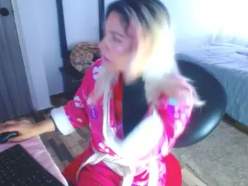 Draconia25  live sex cam