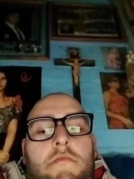 Thetruth18  live sex cam