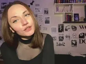 DaiseyWarens  live sex cam
