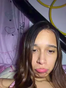 NikkiDubois  live sex cam