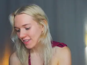 BriannaVert  live sex cam