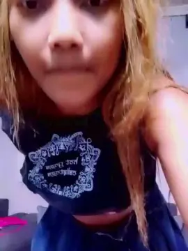 Ellah1  live sex cam
