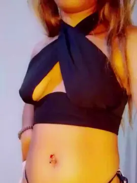 Ellah1  live sex cam
