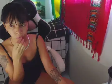 Vivi180  live sex cam