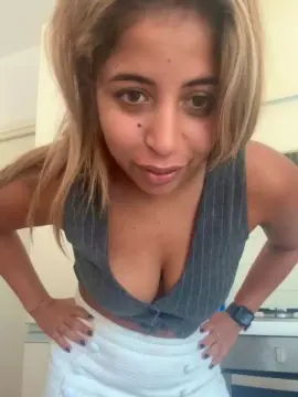 NirvanaLuxe  live sex cam