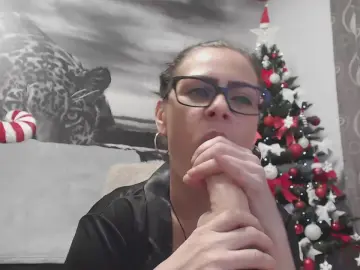 Alishaboobs  live sex cam