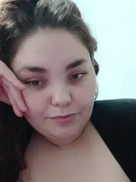 Tiara18  live sex cam