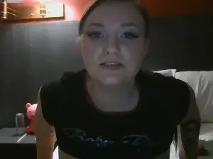 Harley2425  live sex cam