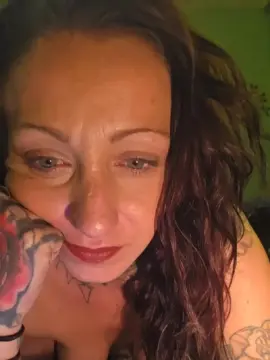 Looneyforcum  live sex cam