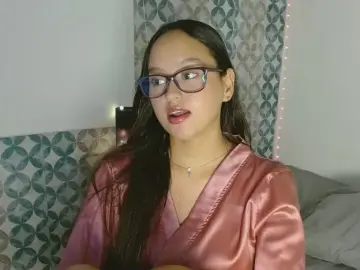 Emilybateee  live sex cam