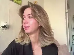 CarinaDrobot  live sex cam