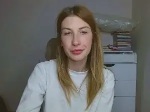 Evelyn_21_m  live sex cam