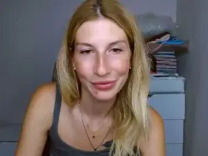 Evelyn_21_m  live sex cam