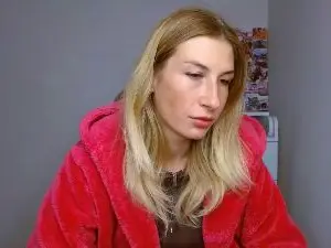 Evelyn_21_m  live sex cam