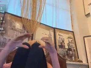 HassieLutsky  live sex cam