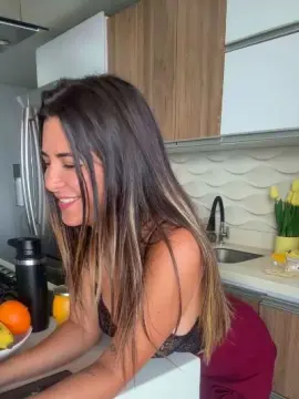 Tropicoqueta  live sex cam