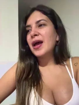 Tropicoqueta  live sex cam