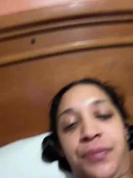 WetDreamsawait  live sex cam