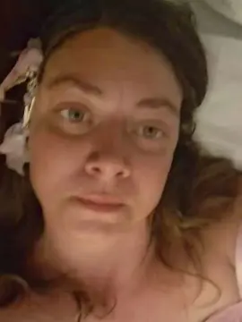 Daddysgirl77777  live sex cam