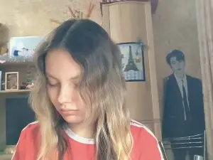 OraleeLickert  live sex cam