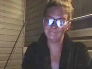 Lynniexo  live sex cam