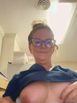 Lynniexo  live sex cam