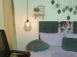 Emma_hassani  live sex cam