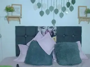 Emma_hassani  live sex cam