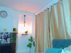 Emma_hassani  live sex cam