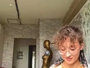 CurlyWinxy  live sex cam