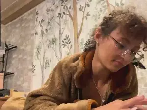 CurlyWinxy  live sex cam
