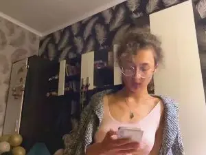 CurlyWinxy  live sex cam