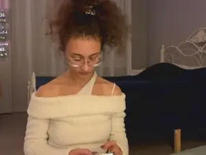 CurlyWinxy  live sex cam