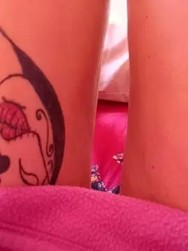 Puffettaa  live sex cam
