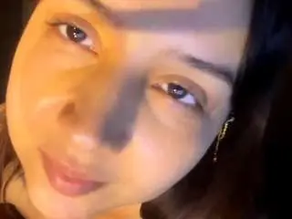 Inesshofner  live sex cam