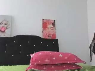 Devil-sara  live sex cam