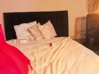 Devil-sara  live sex cam