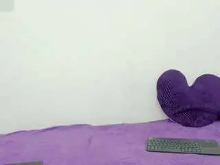 Emilywilsson27  live sex cam