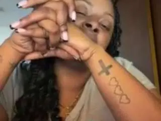 Indianqueen443  live sex cam