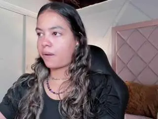 Dulcelyra  live sex cam