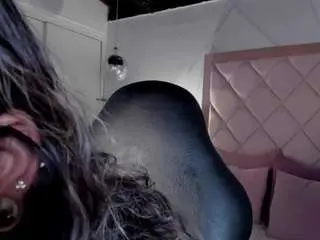 Dulcelyra  live sex cam