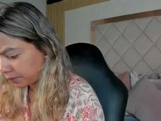 Dulcelyra  live sex cam