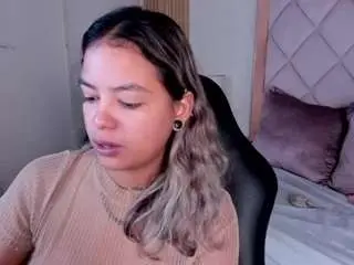 Dulcelyra  live sex cam