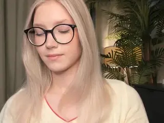 Esmagreaves  live sex cam